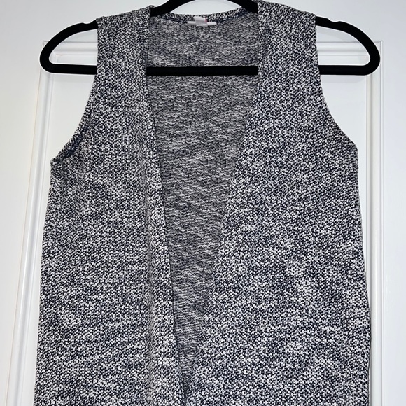 LulaRoe Cardigan Size S Like New - Picture 4 of 5